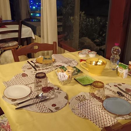 Le Travi Acomodação com café da manhã Sarzana Exterior foto