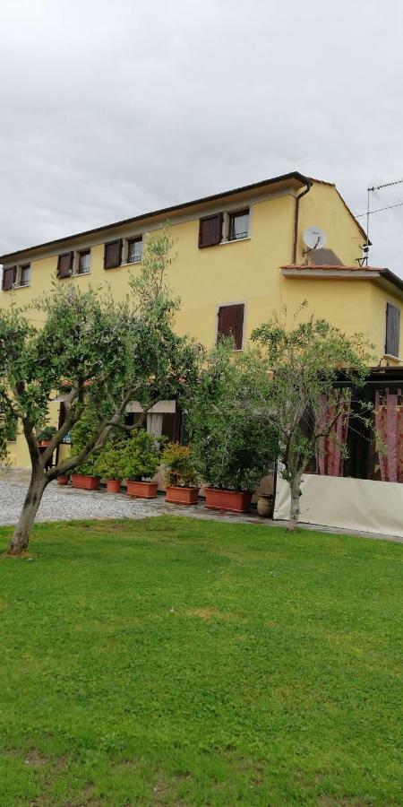 Le Travi Acomodação com café da manhã Sarzana Exterior foto